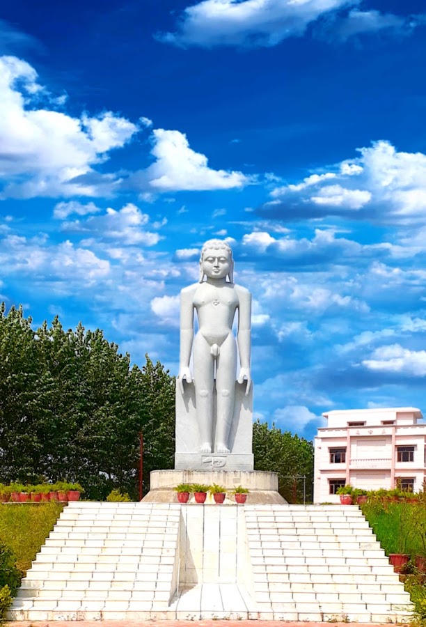 Sacred Darshan of Shri Digamber Jain Guru Tirth 'Nirmalayatan' - Moolnayak Bhagwan Rishabhanatha (Adinath)