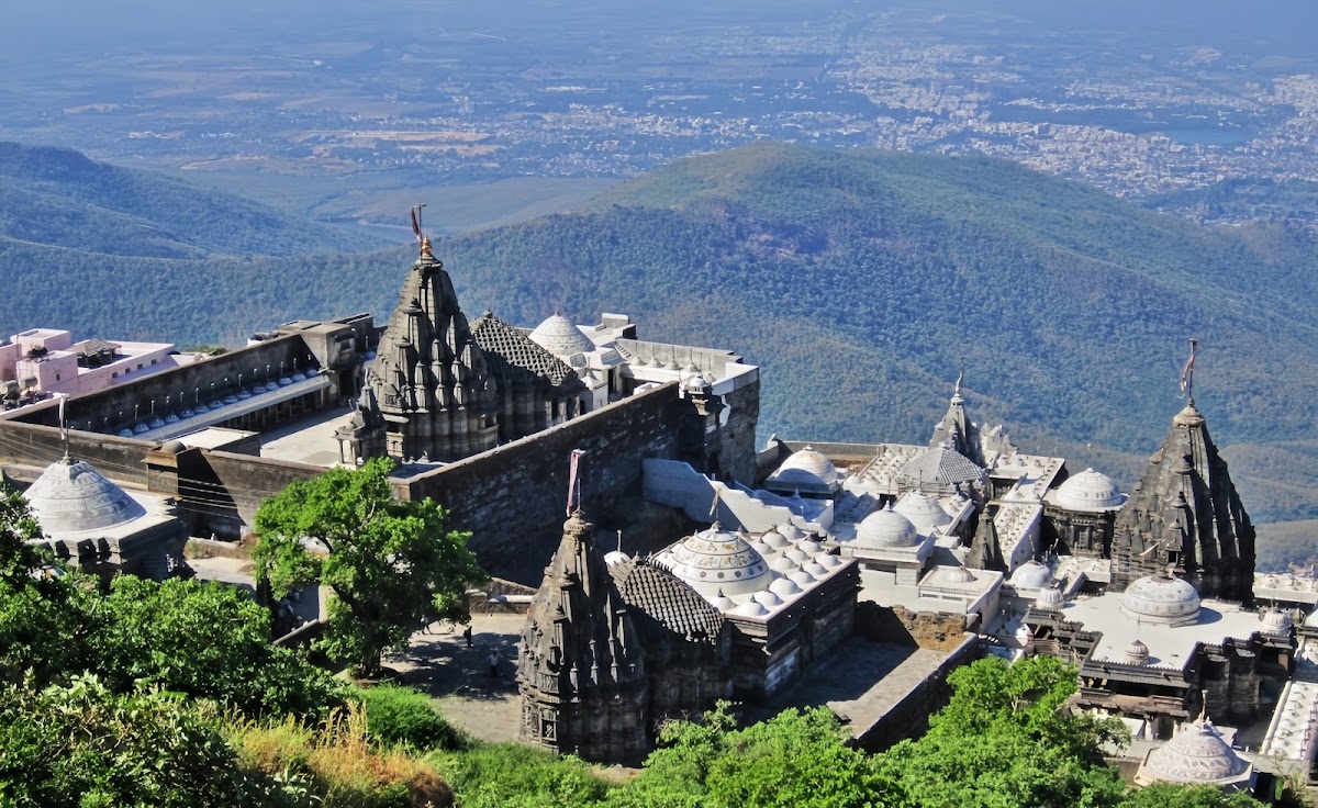 SHREE NEMINATH BHAGWAN, GIRNAR JAIN MAHATIRTH