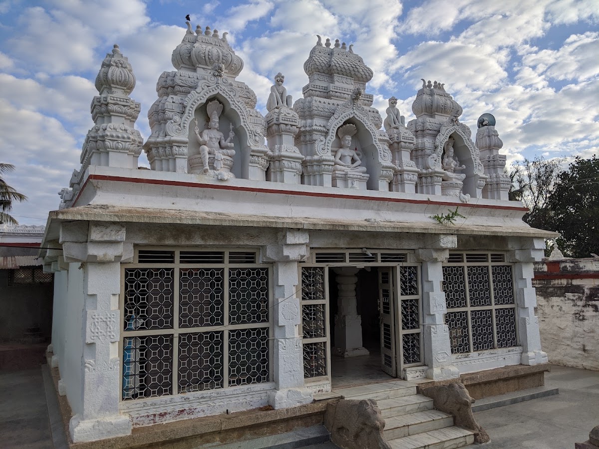 Sacred Darshan of Dallina Vardamana Mahaveera Jain temple - Moolnayak Bhagwan Mahavira