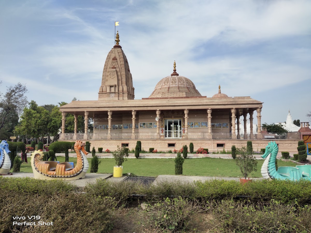 Sacred Darshan of Shri Digambar Jain Teerth Kshetra Hastinapur - Moolnayak Bhagwan Rishabhanatha (Adinath)